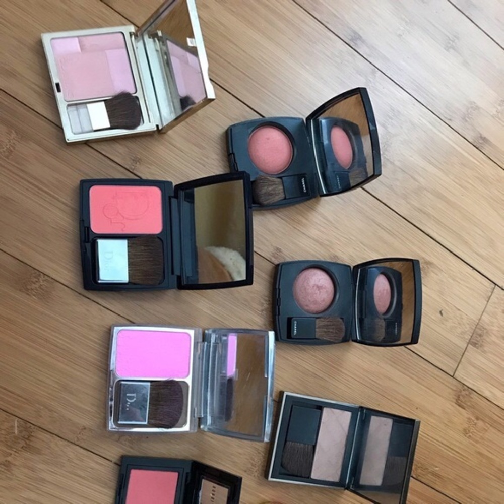 Mac blush crisp whites